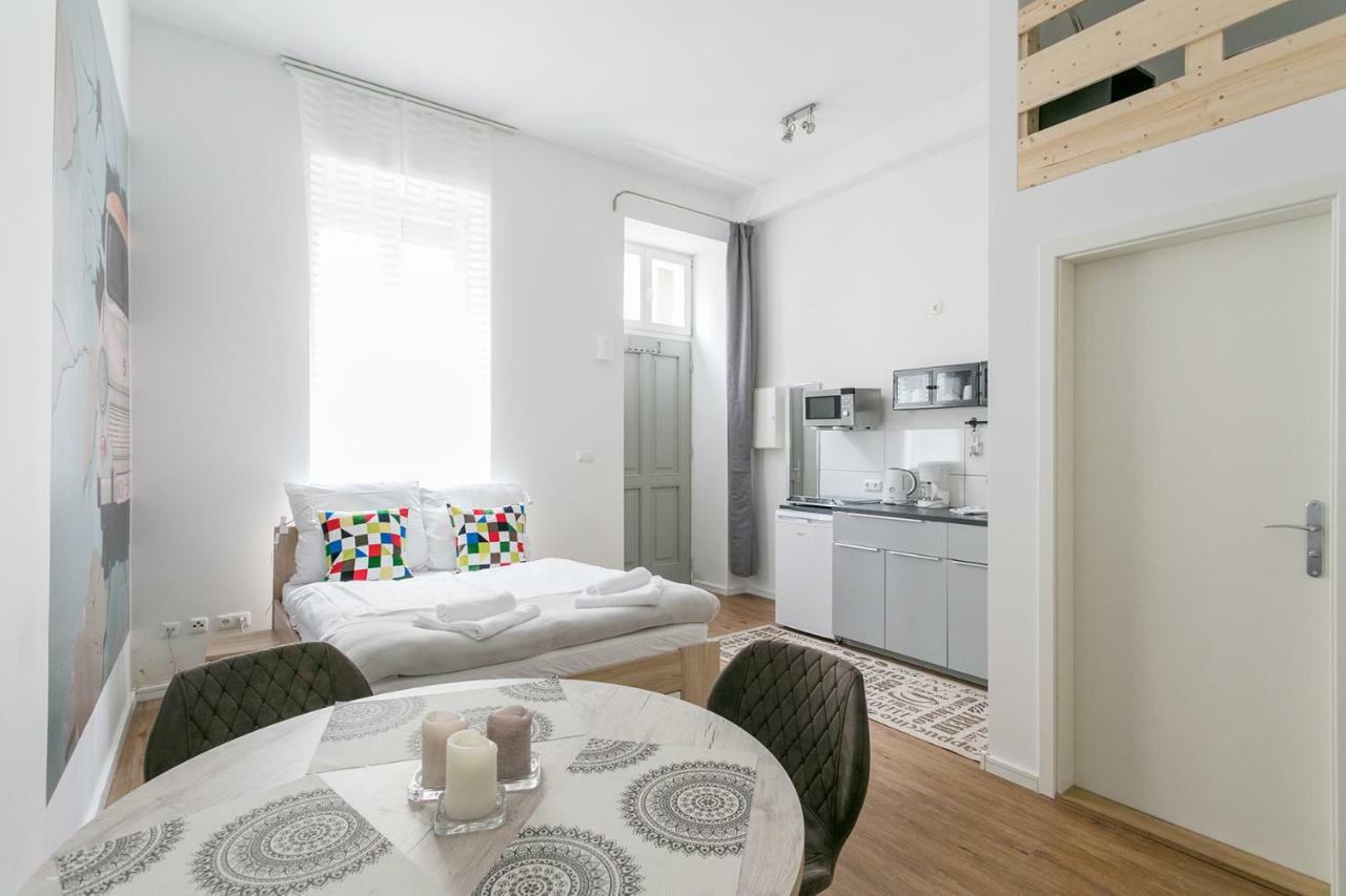 For 3 Apartment